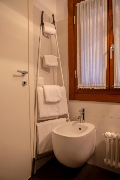 Ca' della Scimmia - Rialto - Venice - 17