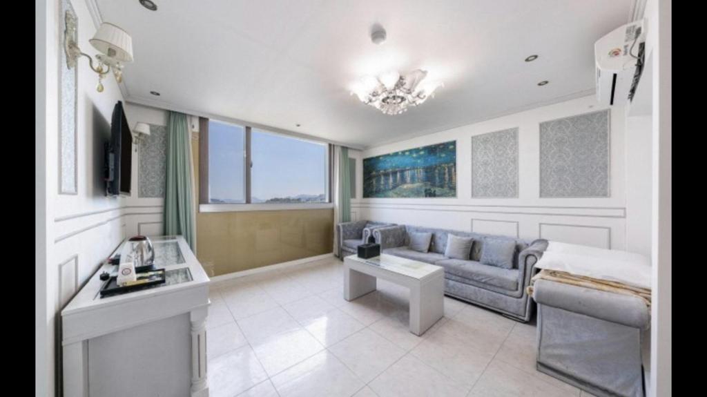 Posezení v ubytování Yeosu Beach Hotel