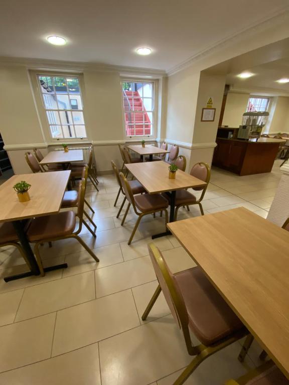 Posezení v ubytování Orchard Hotel