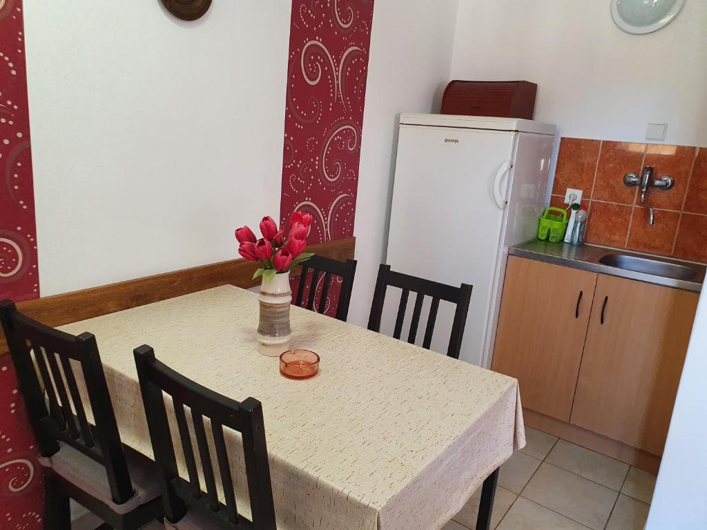 A kitchen or kitchenette at Privat u Jozefa Földesa