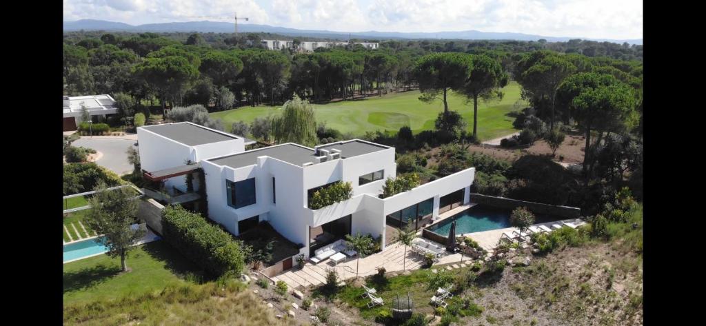 Luxury House PGA Catalunya Golf Resort, Caldes de Malavella, Spain -  Booking.com