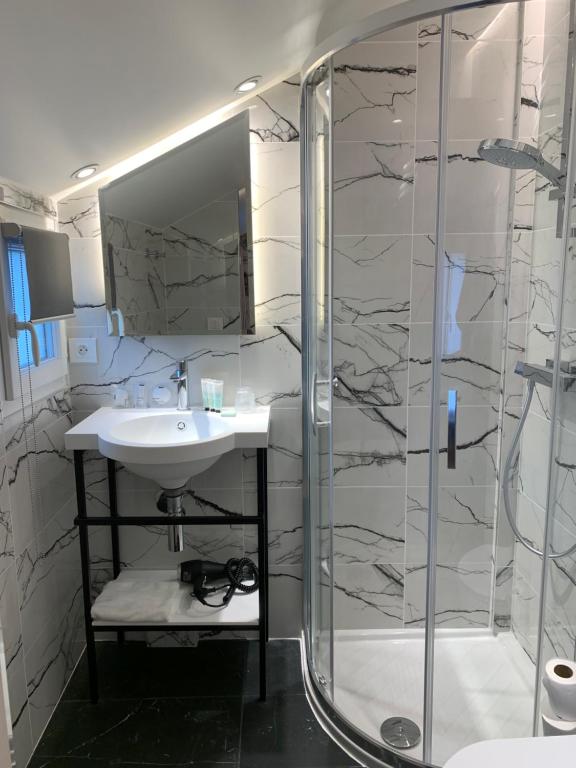 
Small Single Room - Dune under the eaves
