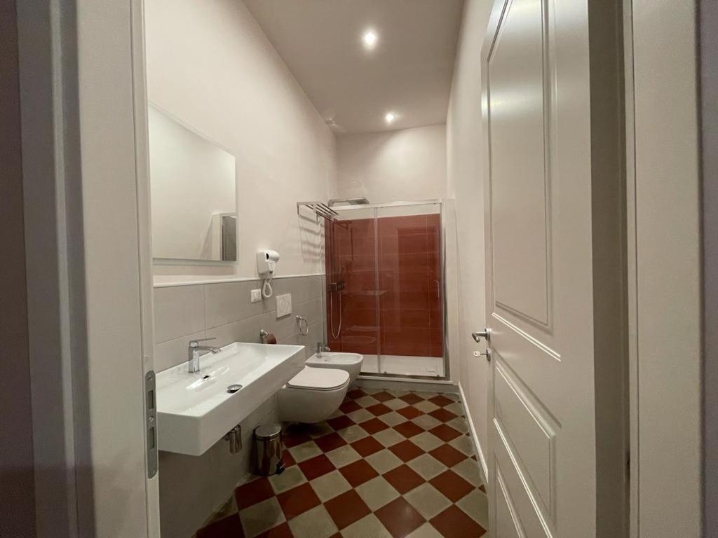 B&B Romeo Luxury Rooms - 10