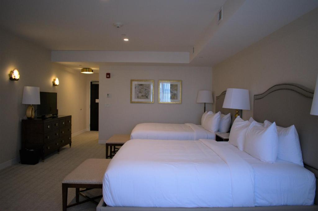 YO1 Longevity & Health Resorts, Catskills - Double Room With Lake View
