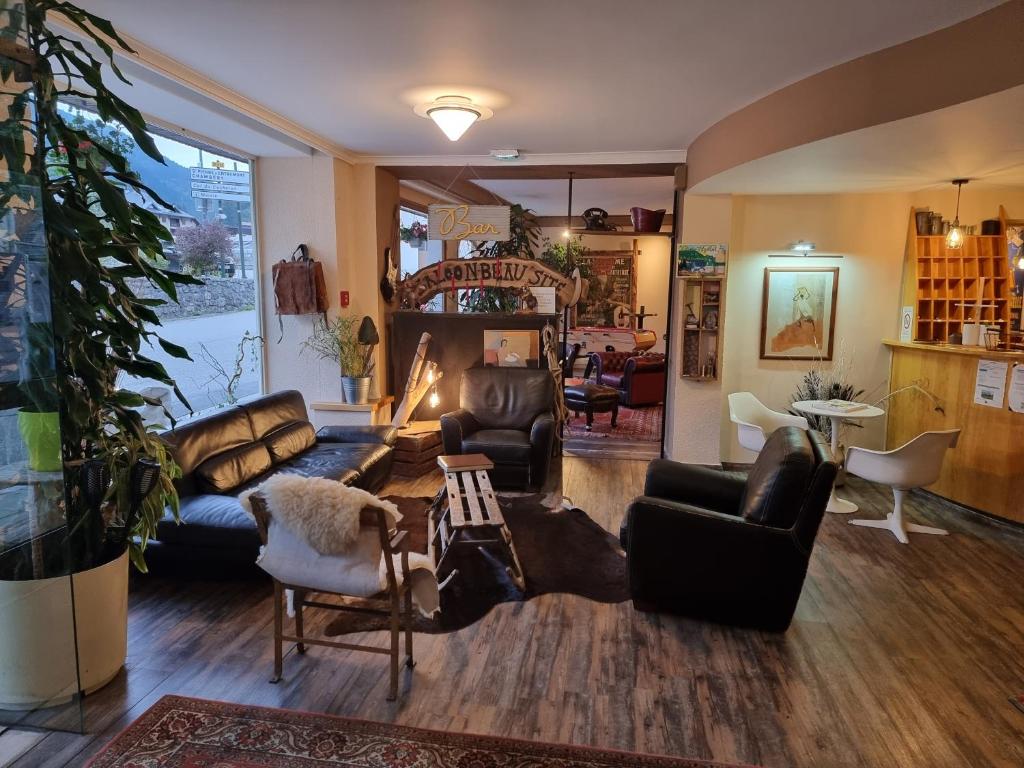 Posezení v ubytování Hotel Le Beau Site