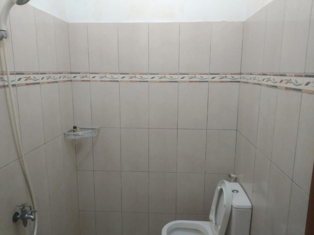 Koupelna v ubytování Modern indekos Cilegon Syariah Near Hospital Krakatau Medika Redpartner