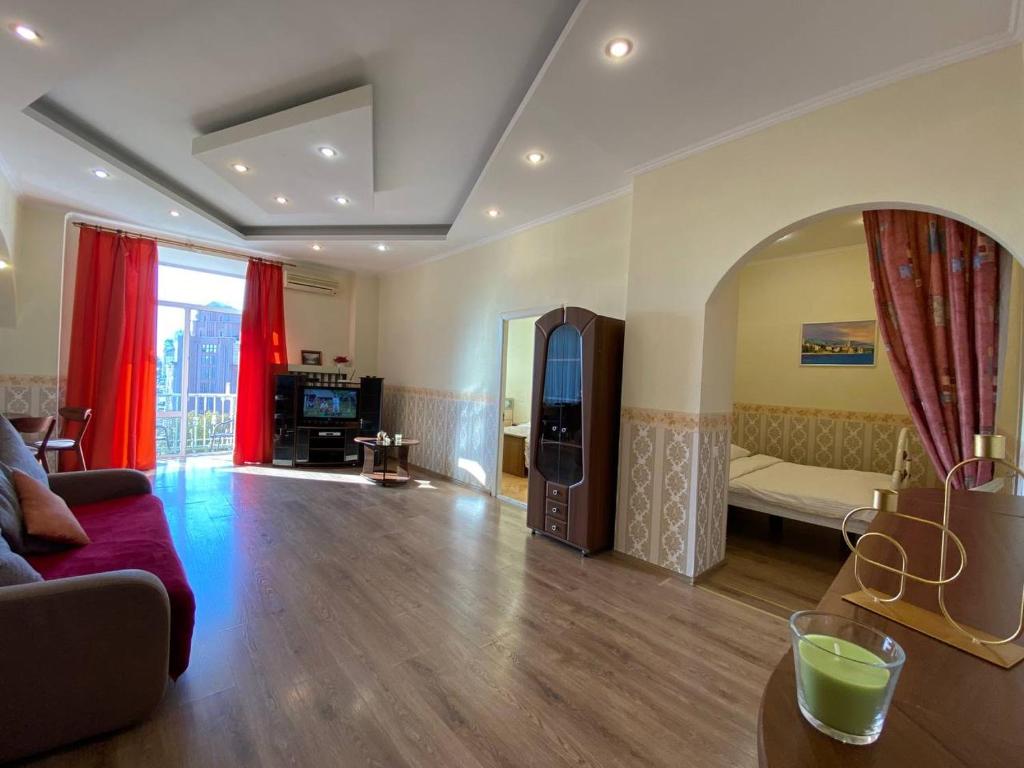 Real Home Apartments in Kiev Center - Family Apartment - Khreshchatyk Street 25