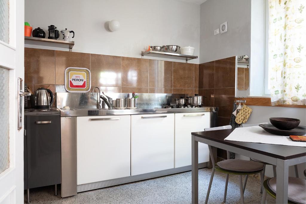 Kuchyňa alebo kuchynka v ubytovaní Casa Edel Vart