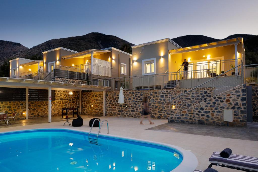 Bazén v ubytování Family Friendly Basilicata Attali villa Private Pool,Children area nebo v jeho okolí