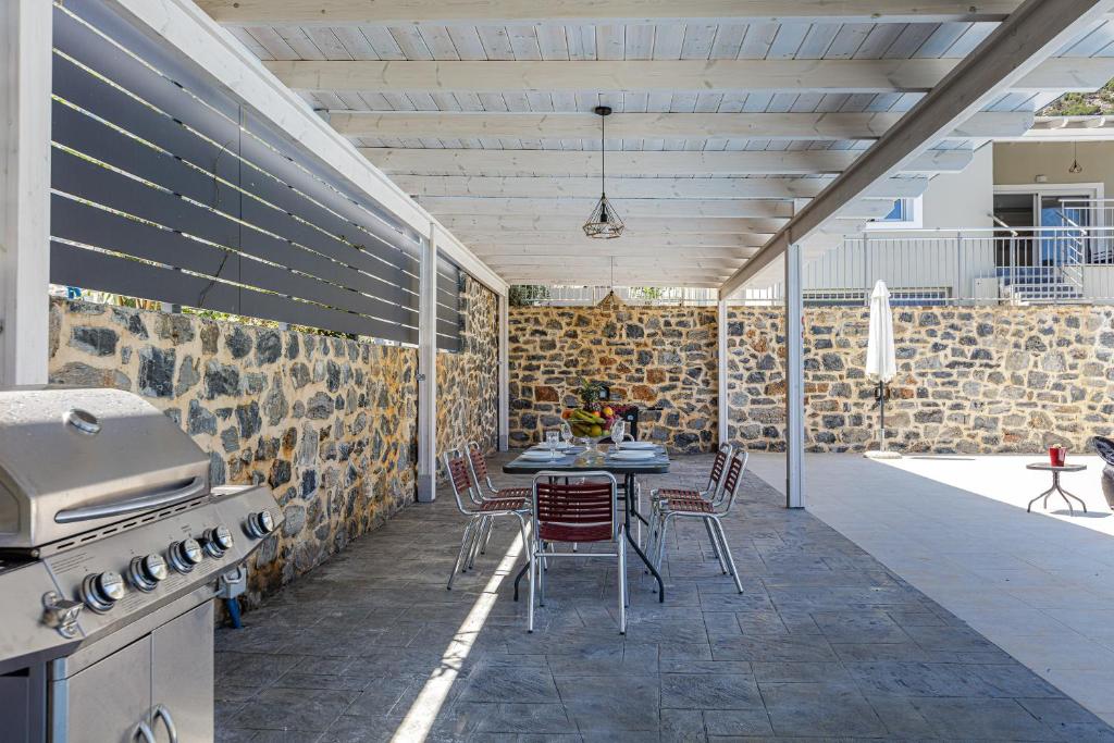 Balkón nebo terasa v ubytování Family Friendly Basilicata Attali villa Private Pool,Children area