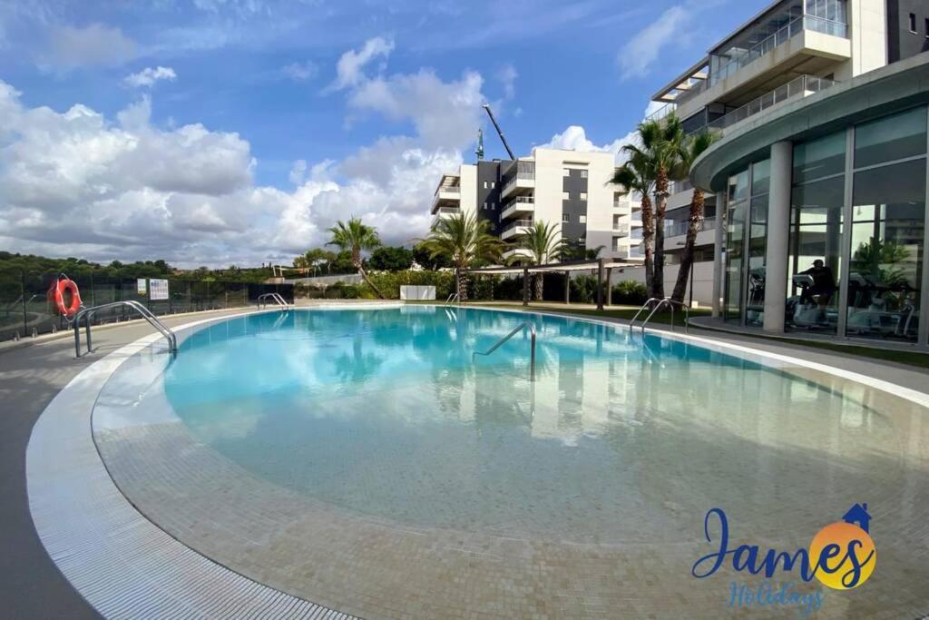Green Hills Luxury Apartment with Comm pool (in & out) & Spa ...