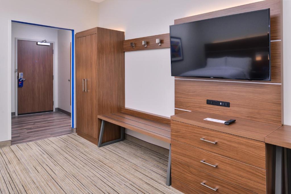 Holiday Inn Express & Suites Farmville by IHG - Habitación Estándar