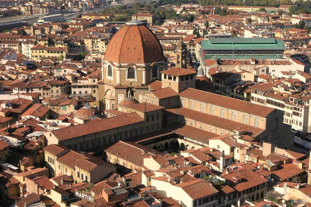 Widok na miasto Florencja z tego apartamentu