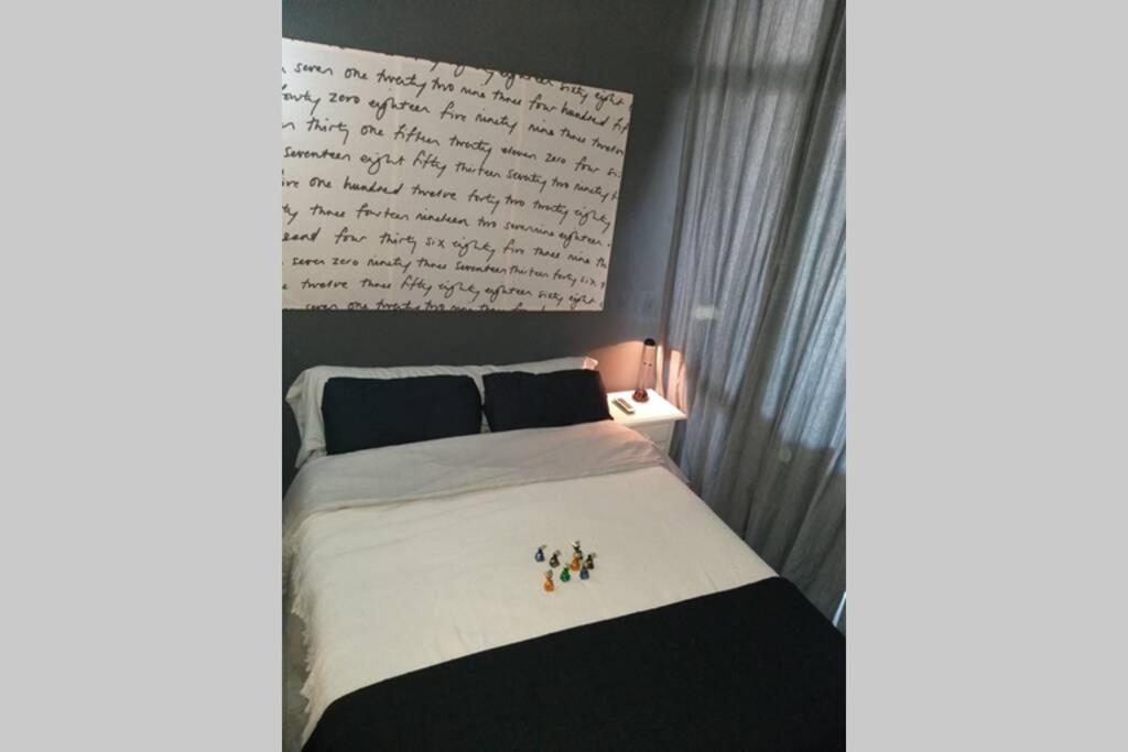 Cama o camas de una habitación en CHARMING STUDIO IN THE HEART OF TORREMOLINOS
