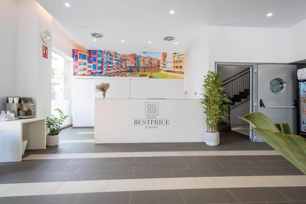 Lobby alebo recepcia v ubytovaní Hotel BESTPRICE Girona