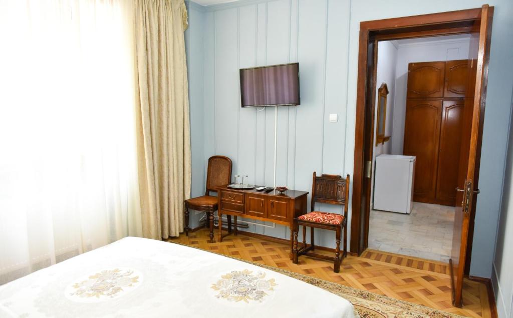 Former Ceausescu's Vila Crizantema - Superior Double Room