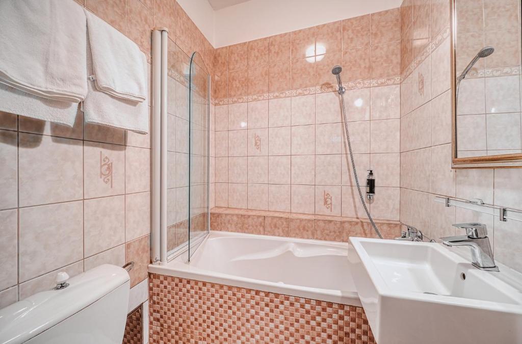 Koupelna v ubytování Hotel Salvator