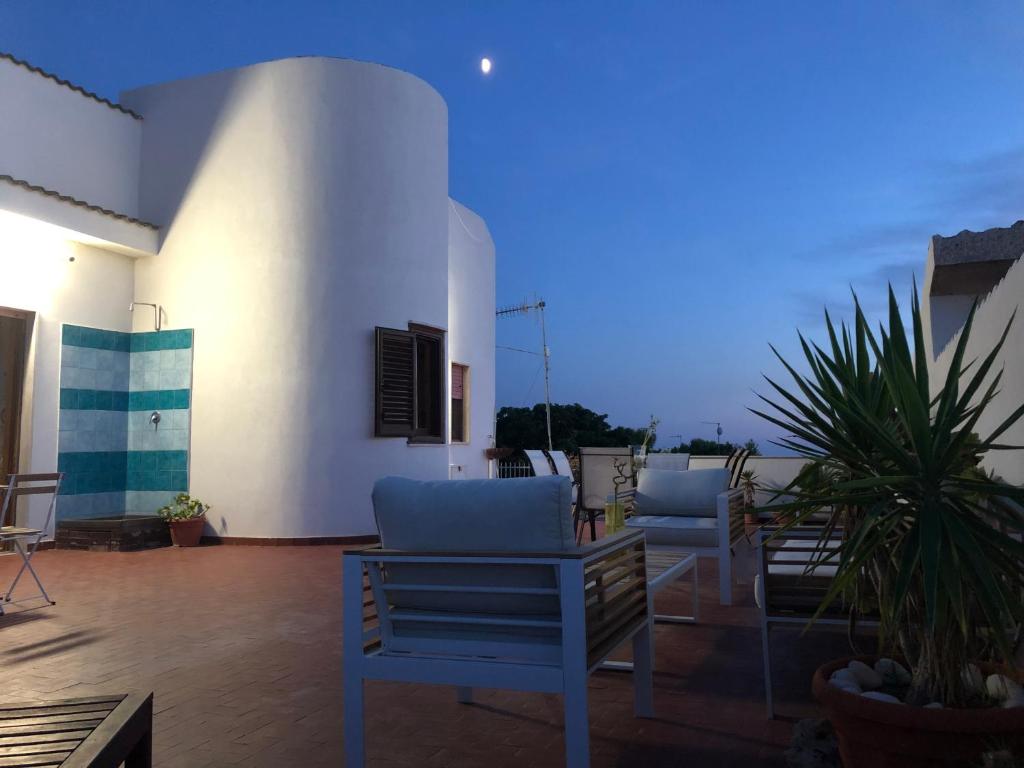 Balkón alebo terasa v ubytovaní La Terrazza Sul Mar Mediterraneo