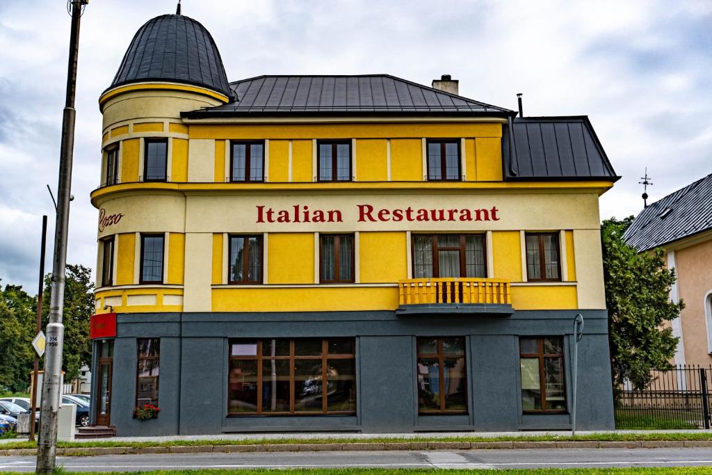 Budova, kde se aparthotel nachází