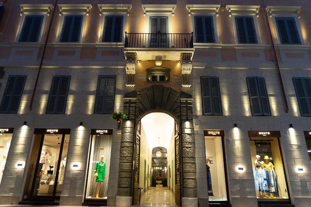 a building with an archway in front of it at Babuino 79 in Rome