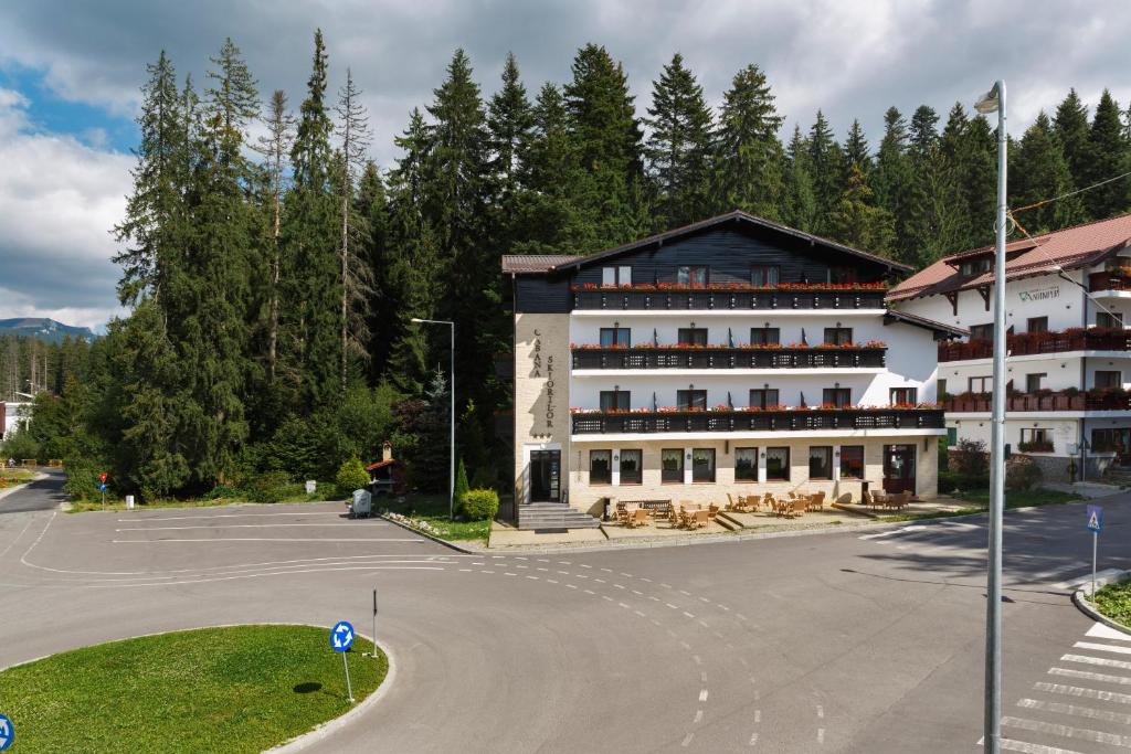 Gallery image of Manor Ski Hotel in Predeal