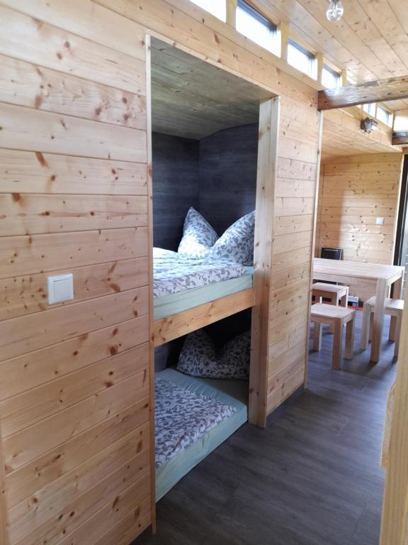 Postel nebo postele na pokoji v ubytování Eisenbahnromantik im Urlaub
