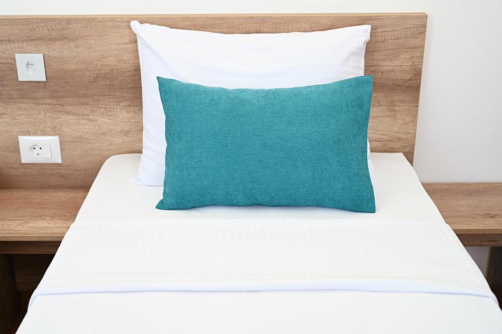 Dona, Altina - Resim 27