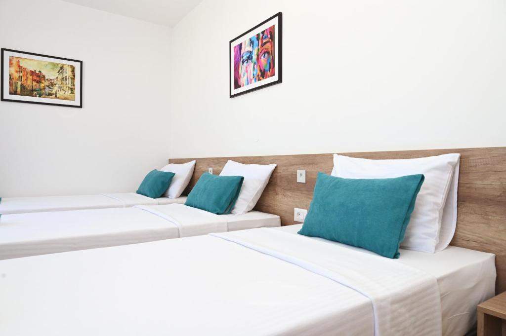 Dona, Altina - Resim 29