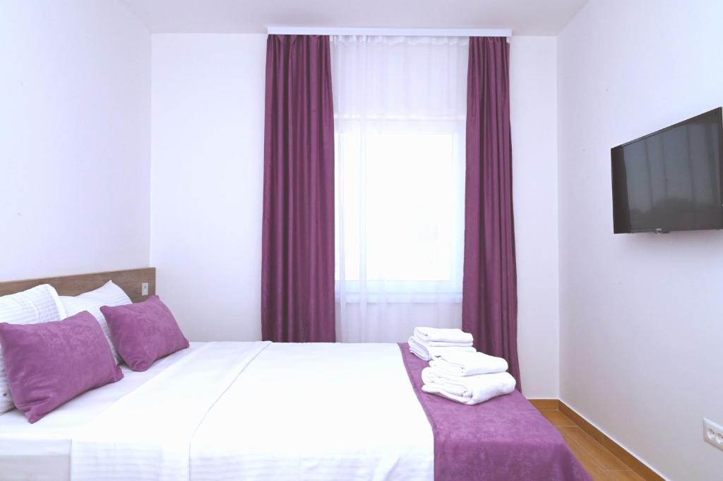 Dona, Altina - Resim 37