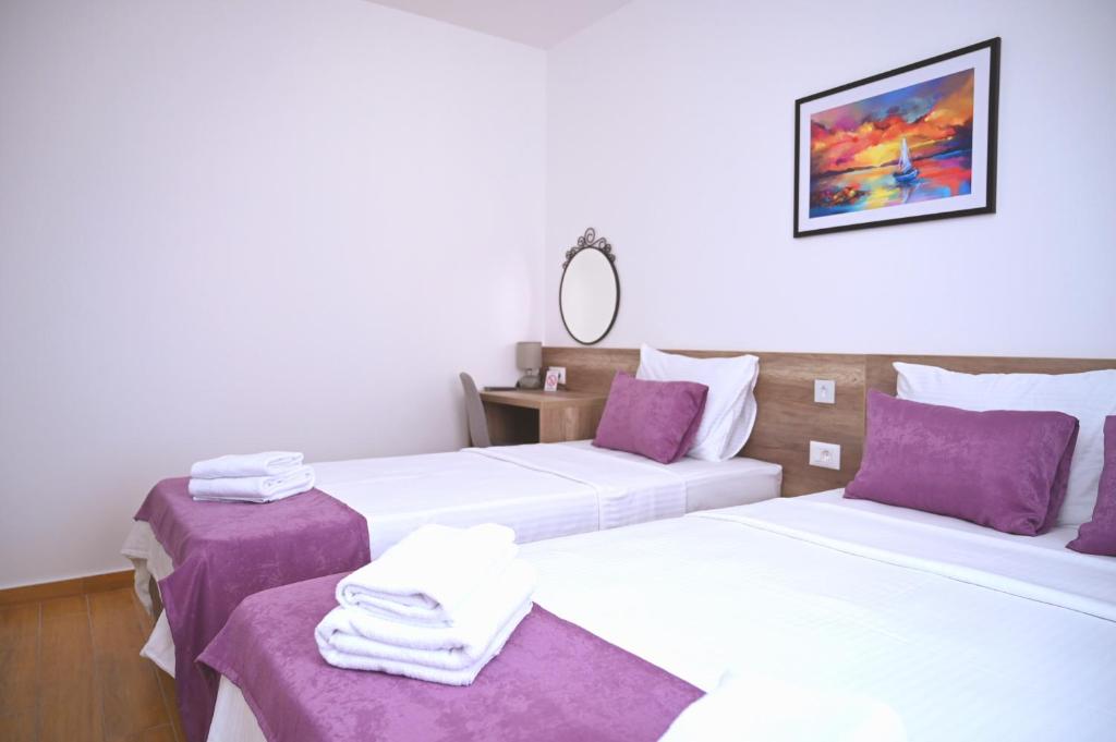 Dona, Altina - Resim 35