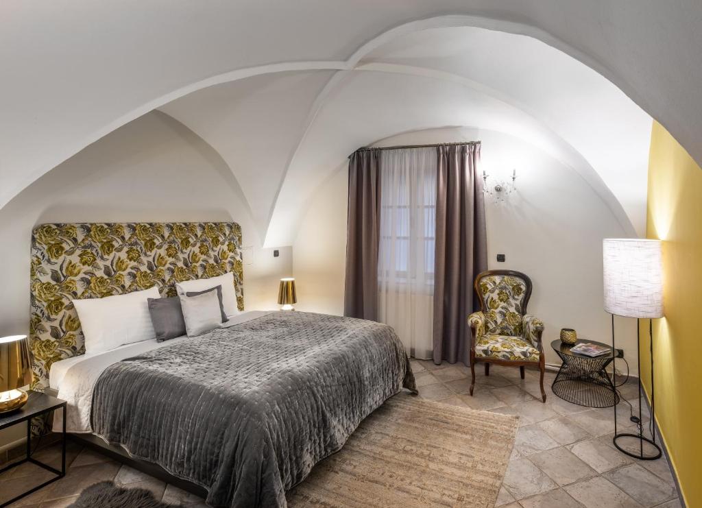 Chateau 9 Apartments by Adrez - Deluxe Studio