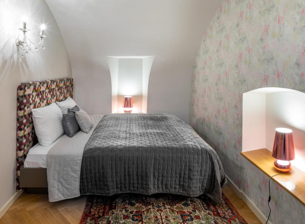 Chateau 9 Apartments by Adrez - Two-Bedroom Apartment