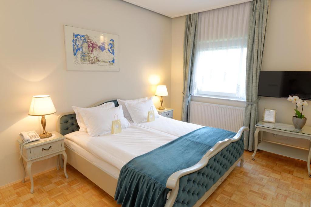 
Double Rooom with Kitchen
