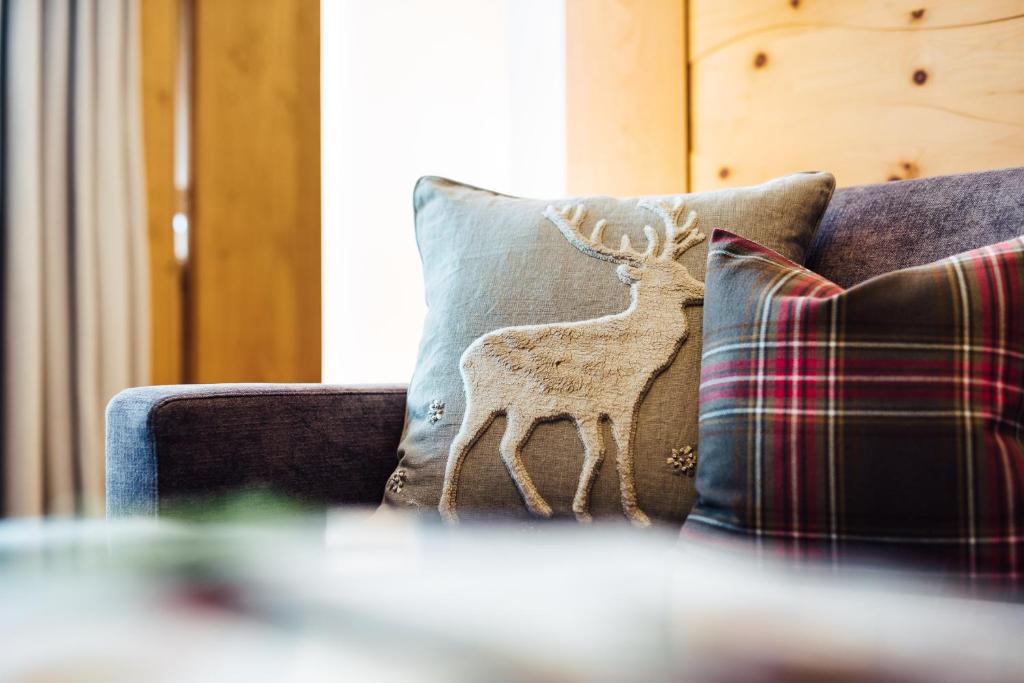 A seating area at Schneeweiss lifestyle - Apartments - Living