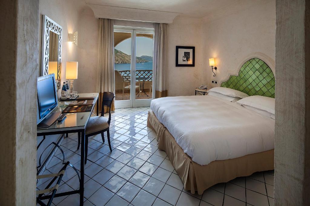 Therasia Resort Sea and SPA - The Leading Hotels of the World - Comfort Tweepersoonskamer