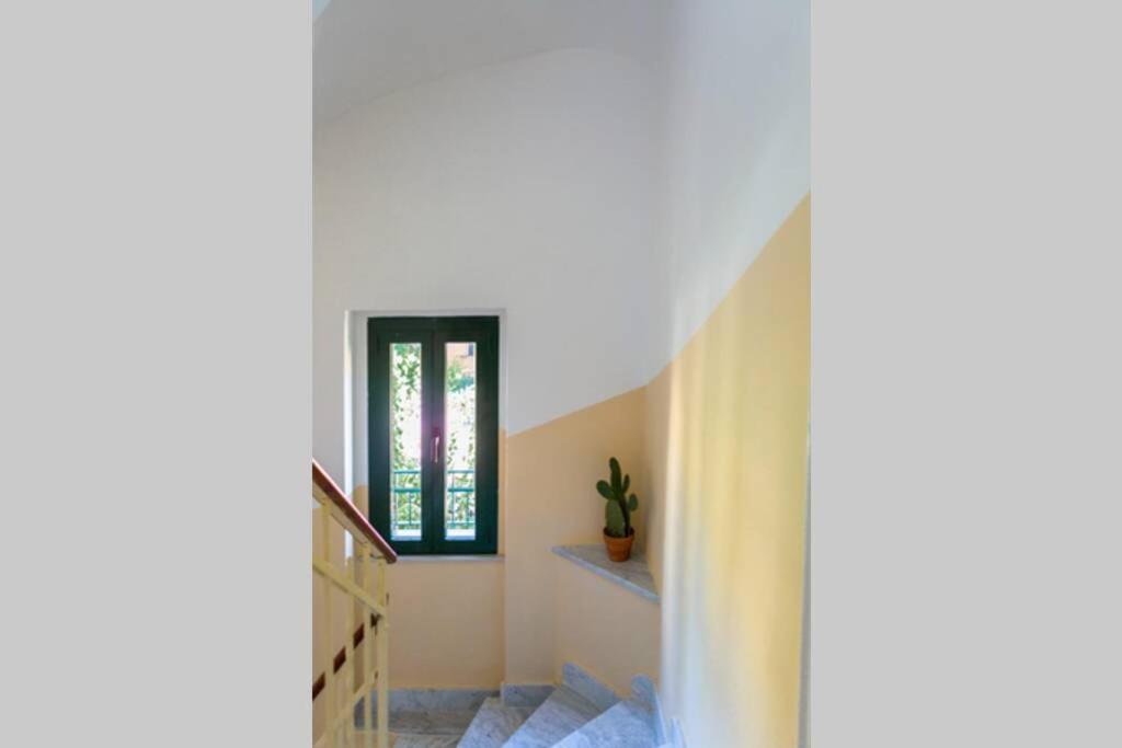 Posteľ alebo postele v izbe v ubytovaní RomAntica Suite with balcony near San Giovanni