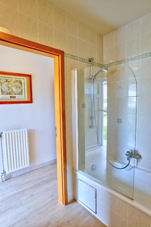Koupelna v ubytování Auberge du Vieux Cedre, Enghien-Belgique
