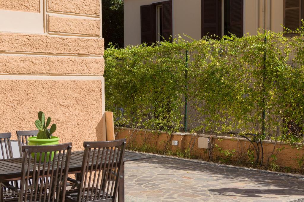Ogród w obiekcie RomAntica Family Apartment near San Giovanni