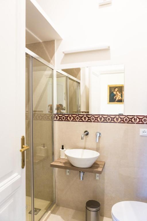 Łazienka w obiekcie RomAntica Family Apartment near San Giovanni