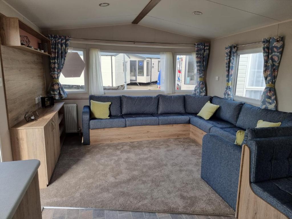 Kent Getaways - Two Bedroom Caravan