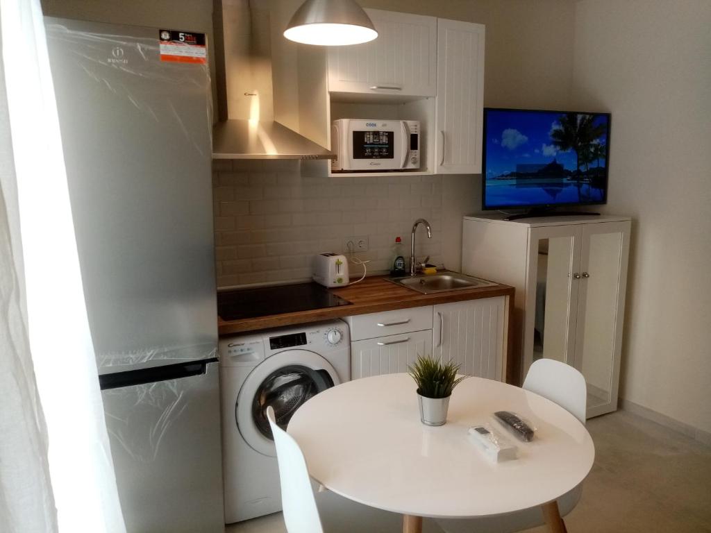Beach Apartments Old Town - Deluxe Studio