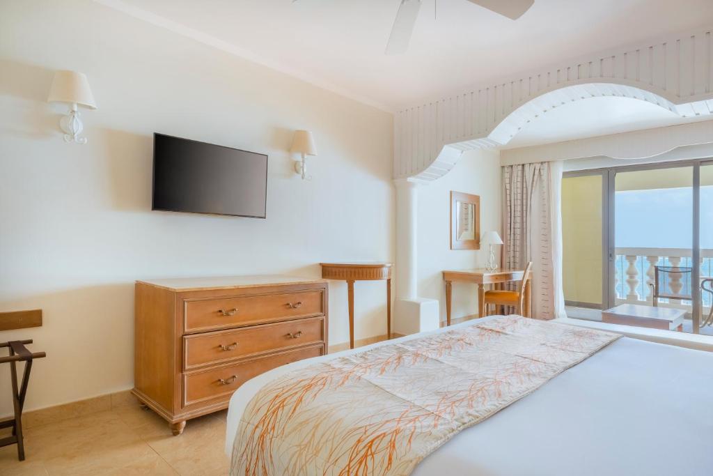Iberostar Waves Rose Hall Beach Jamaica resort facilities