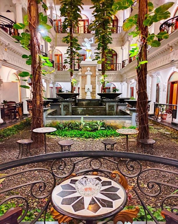 Zahrada ubytování The Grand Palace Hotel Malang