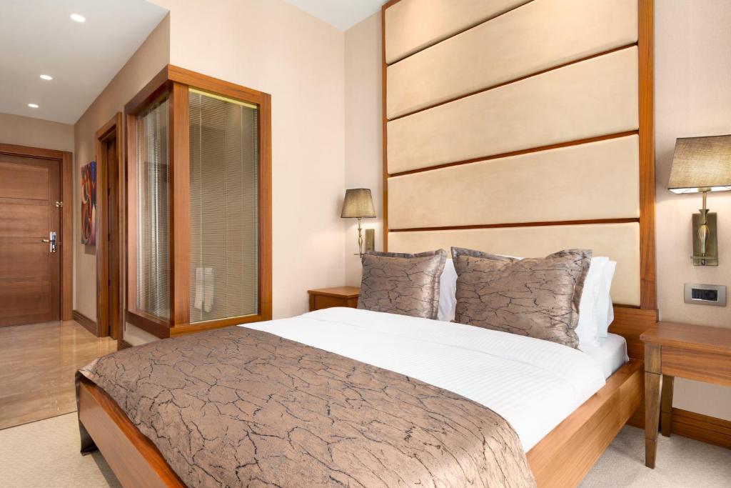 Days Hotel by Wyndham Istanbul Maltepe - Double Room, City View