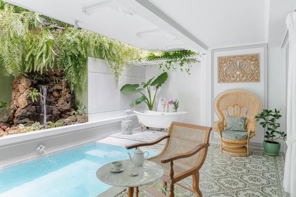 The Inside House - 6