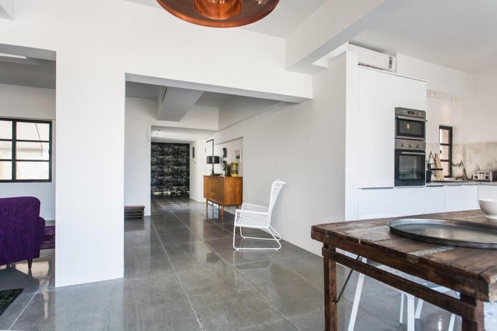 Kuchyňa alebo kuchynka v ubytovaní Central Athens Super View Loft