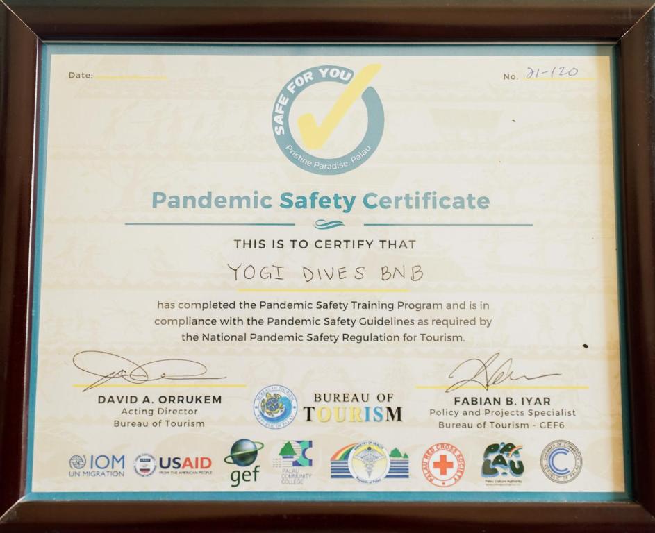 Certifikát, hodnocení, plakát nebo jiný dokument vystavený v ubytování Yogi-Homestay