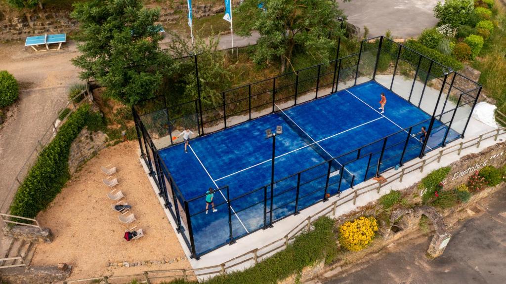Tenis a/nebo squash v ubytování Camping RCN Val de Cantobre nebo okolí