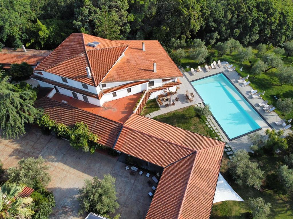Bazén v ubytování Agriturismo Costantino nebo v jeho okolí