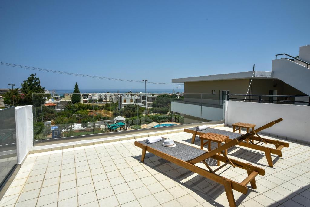 Balkón nebo terasa v ubytování Iraklis Apartments